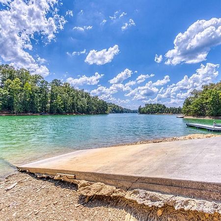 Majestic Lakefront Lodge Севьервилл Экстерьер фото