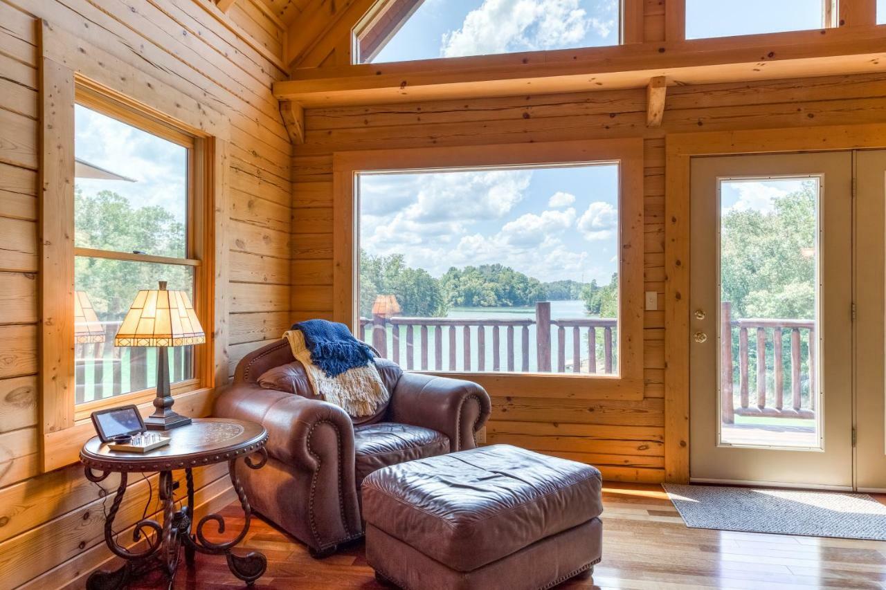 Majestic Lakefront Lodge Севьервилл Экстерьер фото