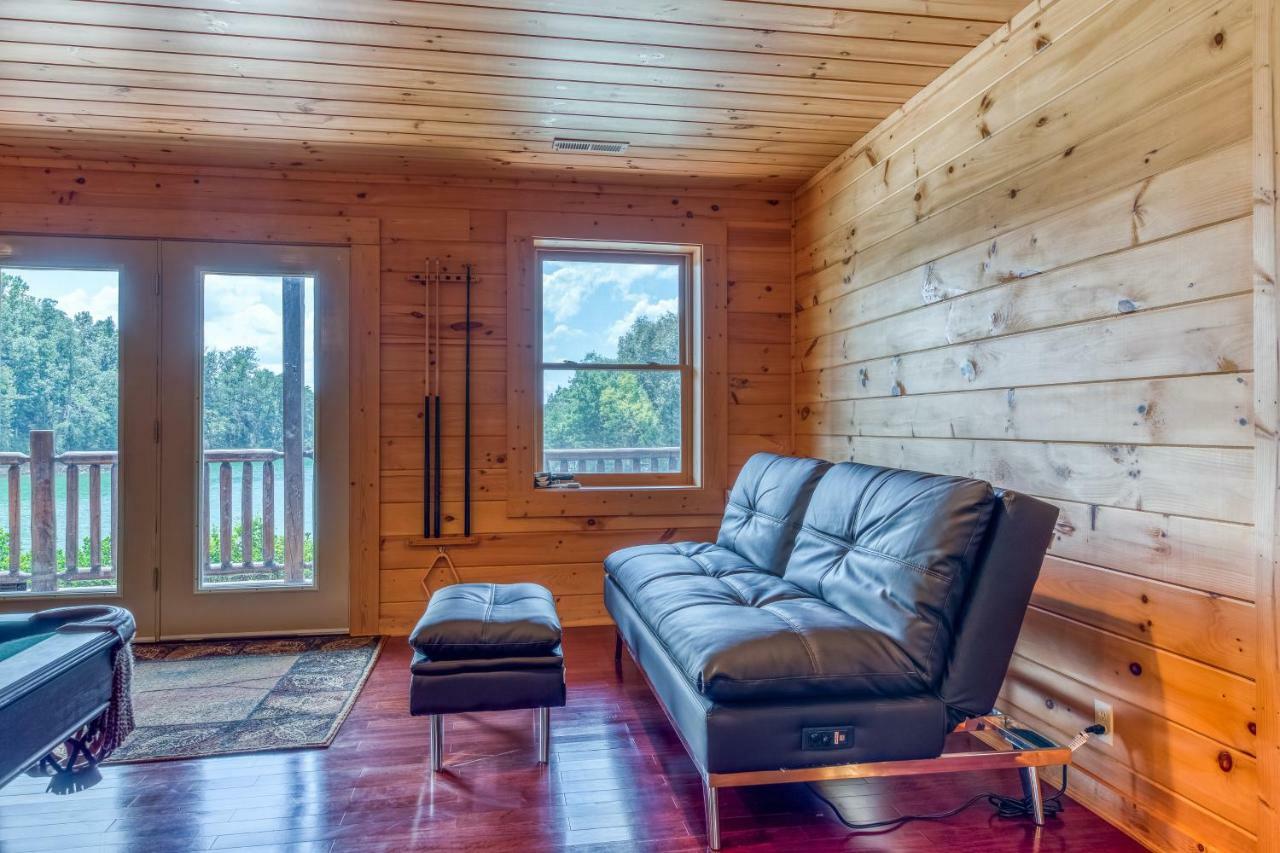 Majestic Lakefront Lodge Севьервилл Экстерьер фото
