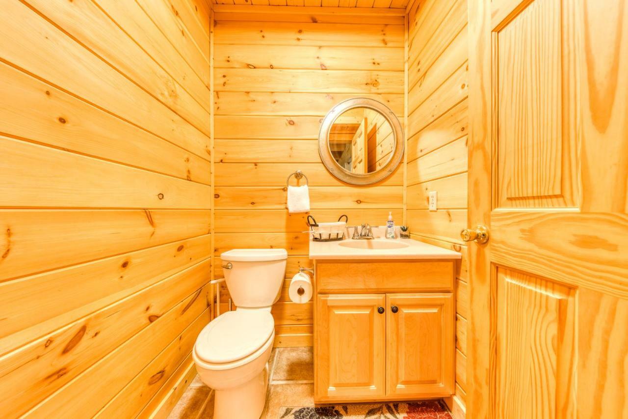 Majestic Lakefront Lodge Севьервилл Экстерьер фото