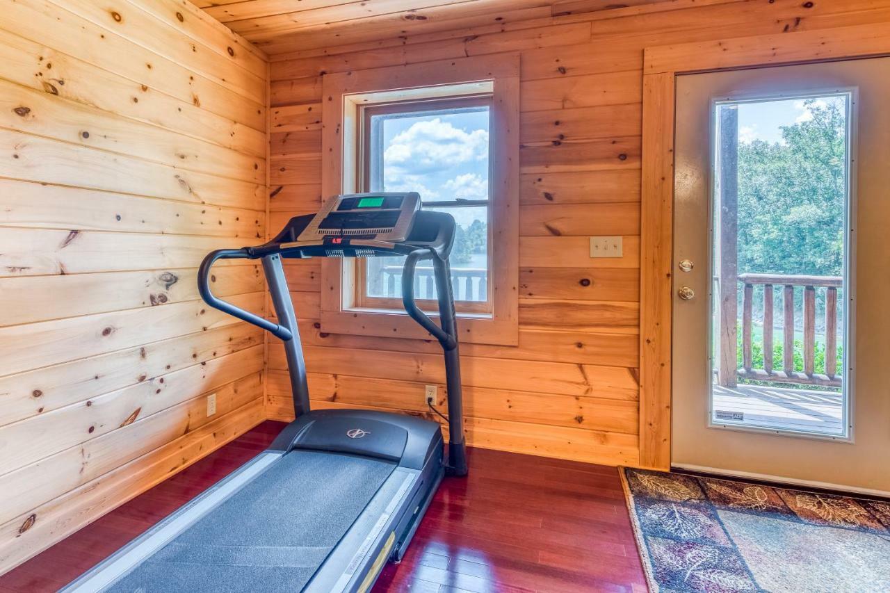 Majestic Lakefront Lodge Севьервилл Экстерьер фото