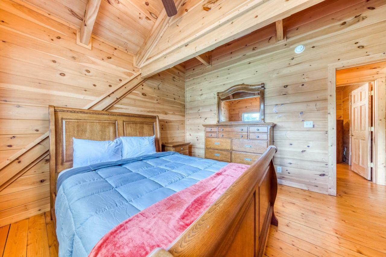 Majestic Lakefront Lodge Севьервилл Экстерьер фото